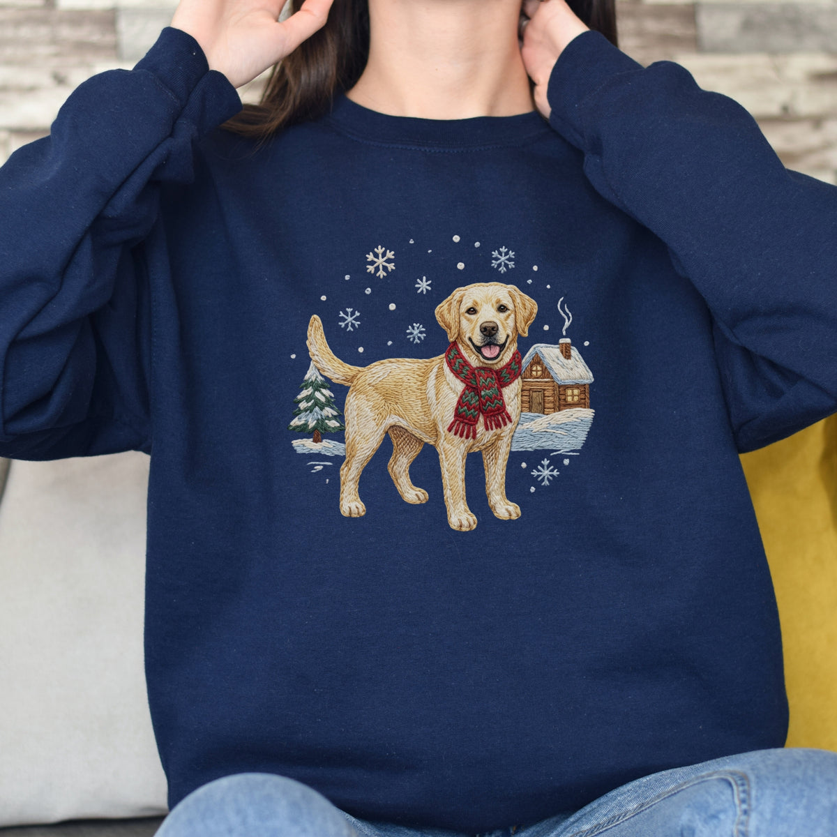 GOLDEN RETRIEVER WINTER SCENE SWEATSHIRT